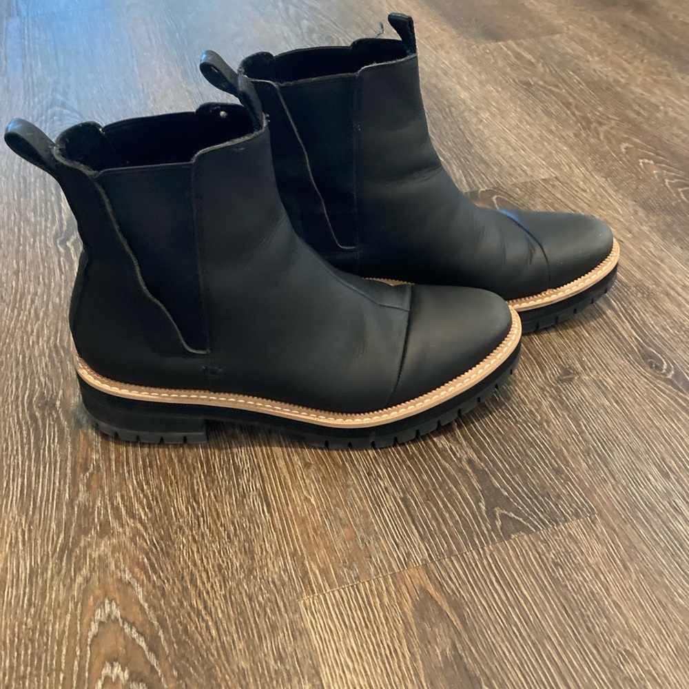 Toms Black Chelsea Lug Sole Ankle Boots with Tan Welt - Picture 7 of 9